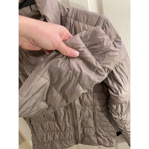 Athleta Womens Small Puffer Coat Beige Gold Goose Down Zip Pockets Snap Quilted - Picture 5 of 14